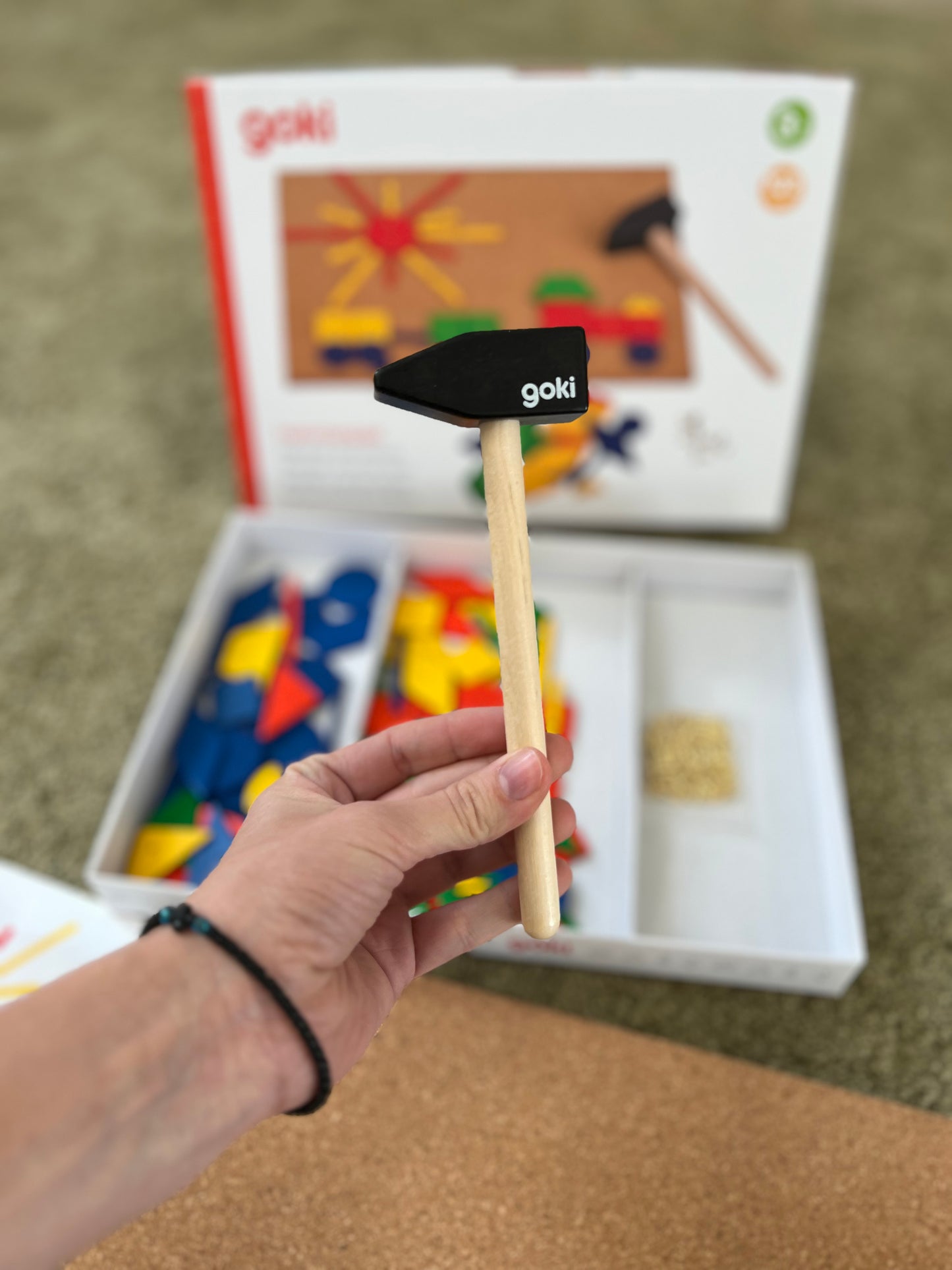 Set per formare le figure con il martello e i chiodi, versione premium