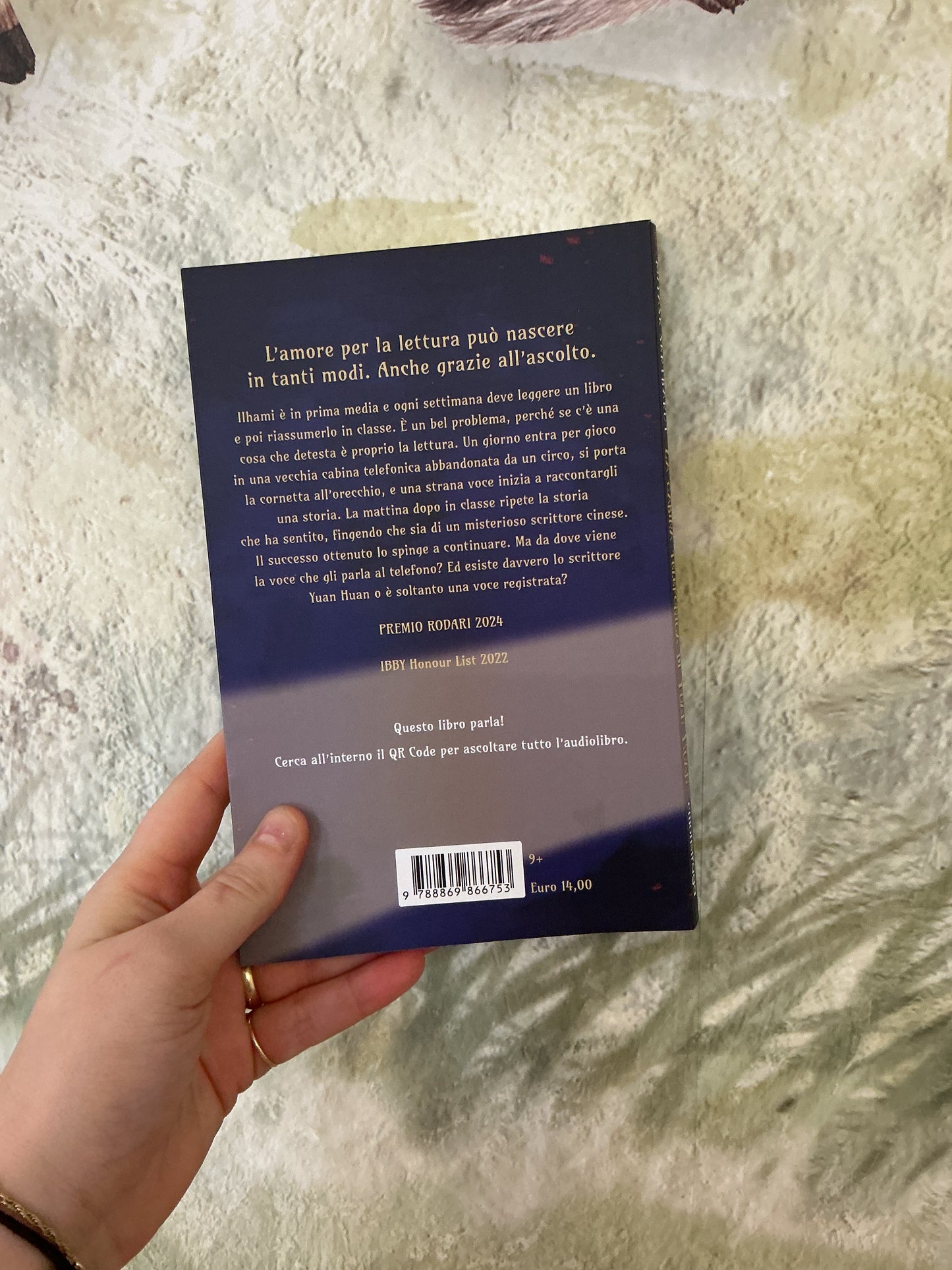 La cabina telefonica di Yuan Hunan, Miyase Sertbarut