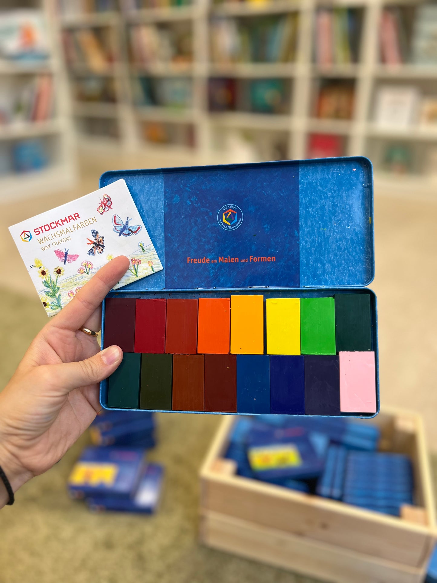 Mattoncini a cera Stockmar, 16 colori, scatola in latta