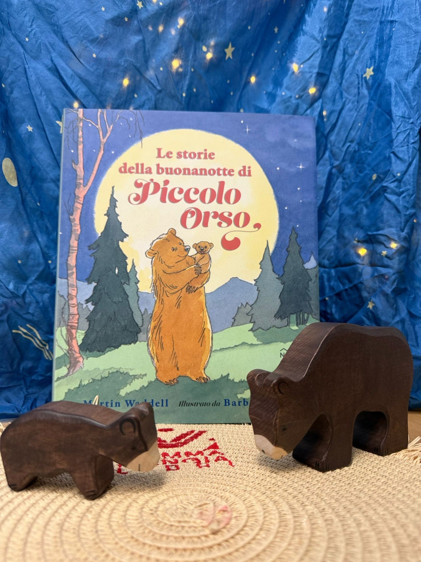 KIT Libro Le storie della buonanotte di piccolo orso + personaggi in legno Holztiger