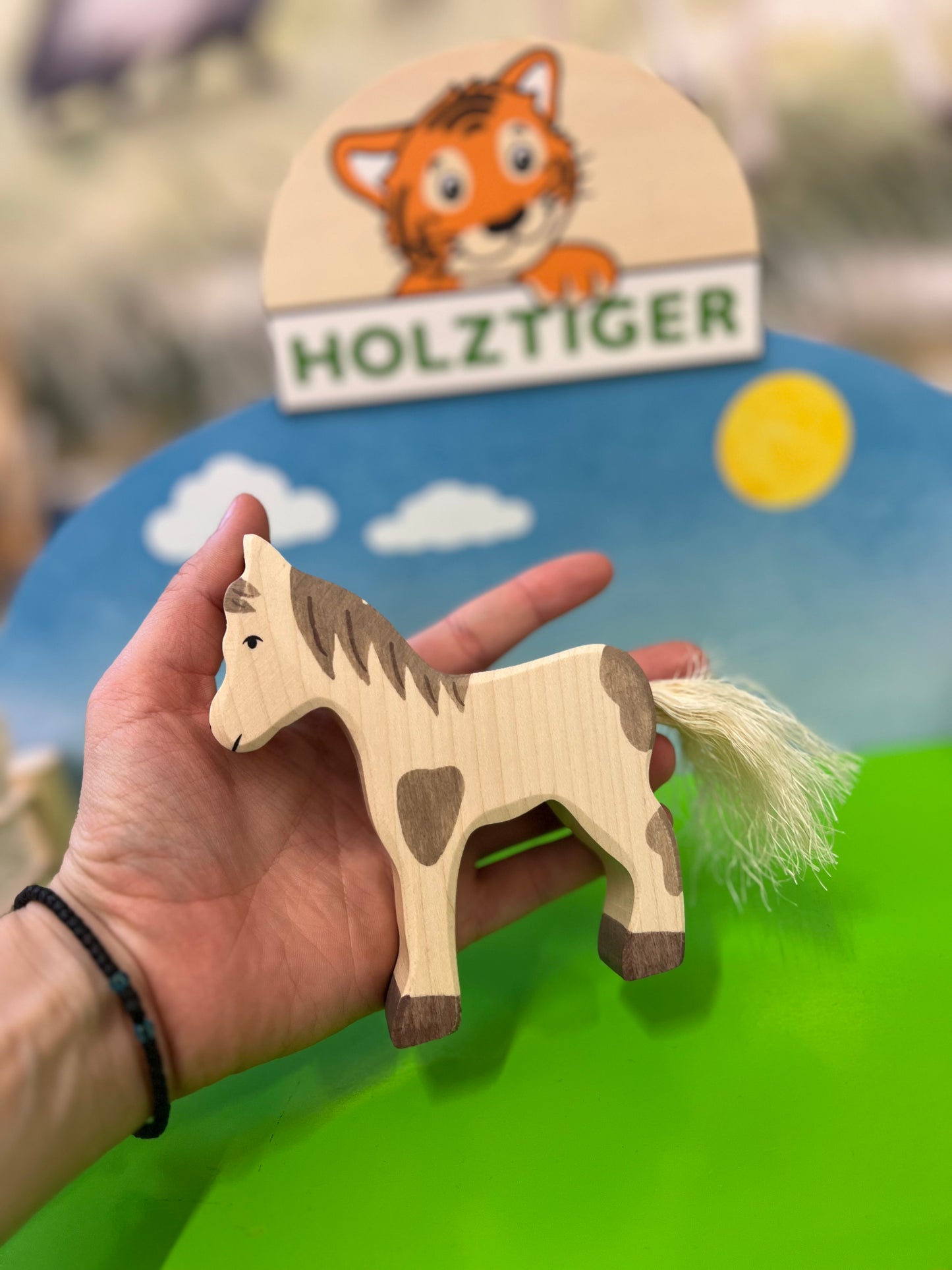 Cavallo pomellato in piedi, in legno, Holztiger