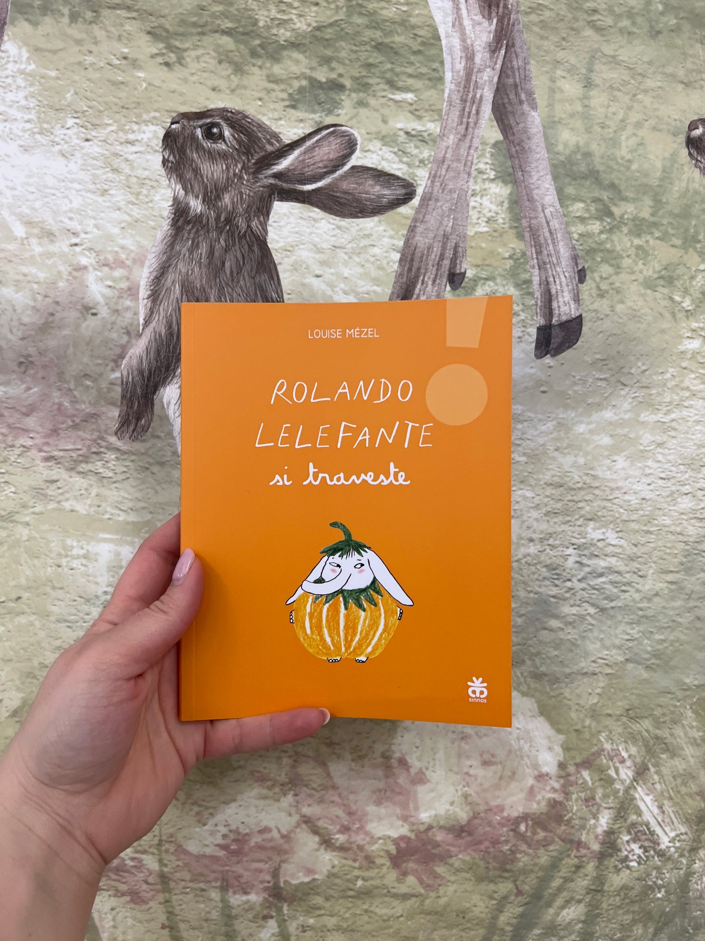 ROLANDO LELEFANTE si traveste, Louise Mézel