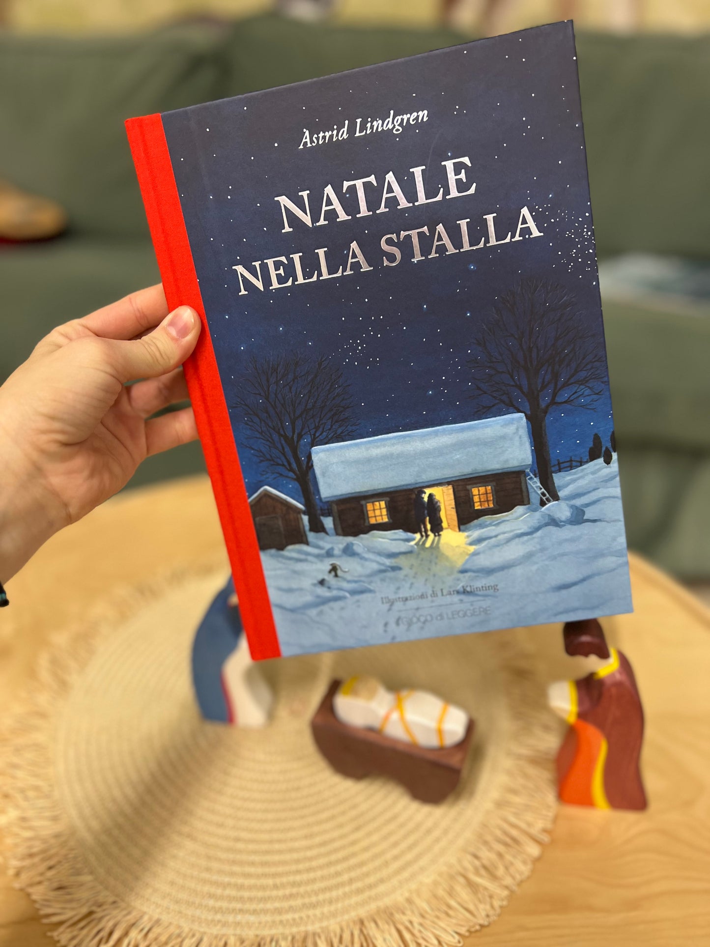 Libro Natale nella stalla + 3 personaggi in legno Holztiger