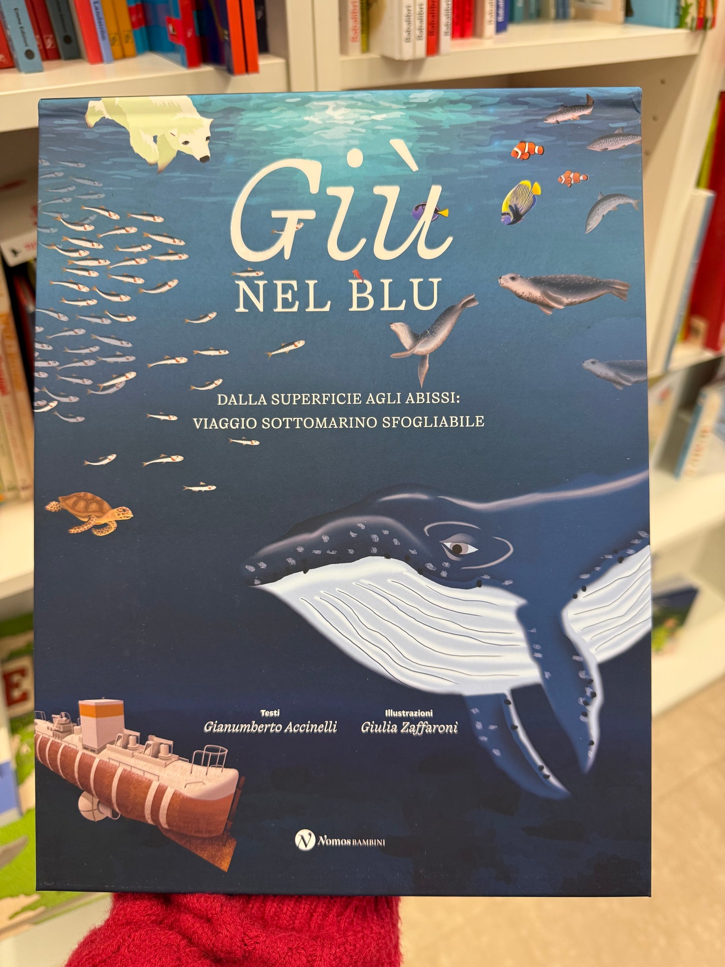 Giù nel blu, Gianumberto Accinelli e Giulia Zaffaroni