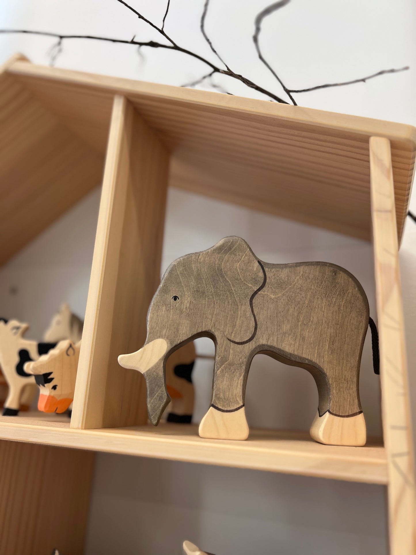 Elefante grande in legno Holztiger