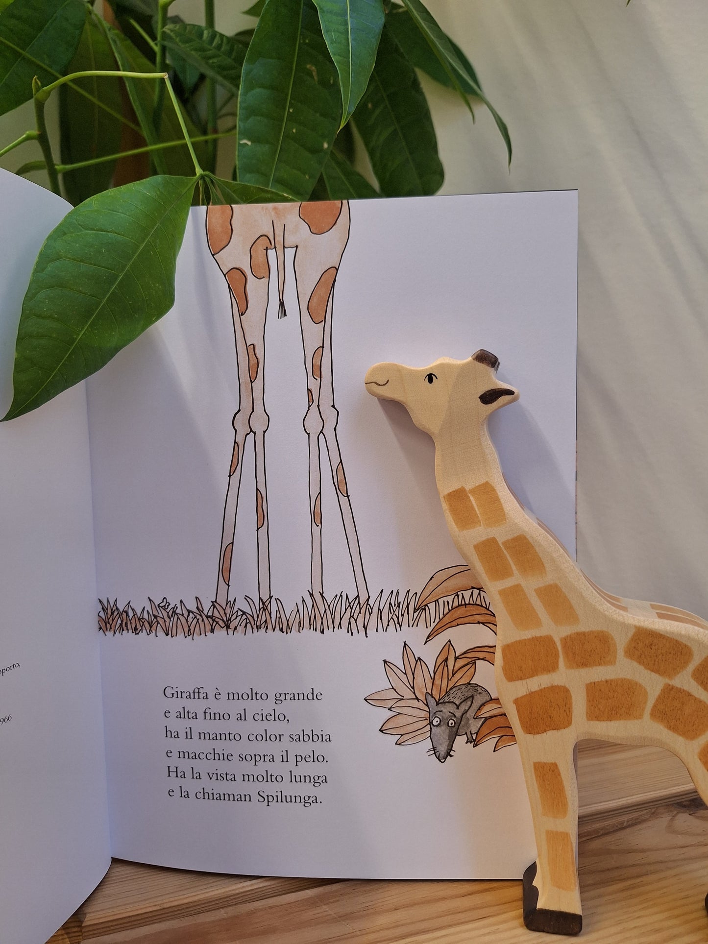 Kit libro Spilunga e Piccino + personaggio in Legno Holztiger