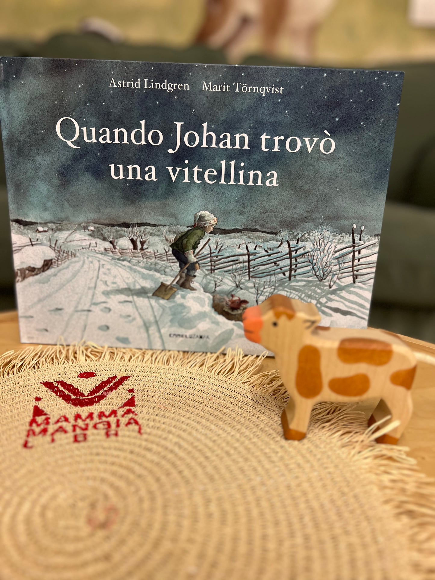 Libro Quando Johan trovo una vitellina + personaggio in legno Holztiger