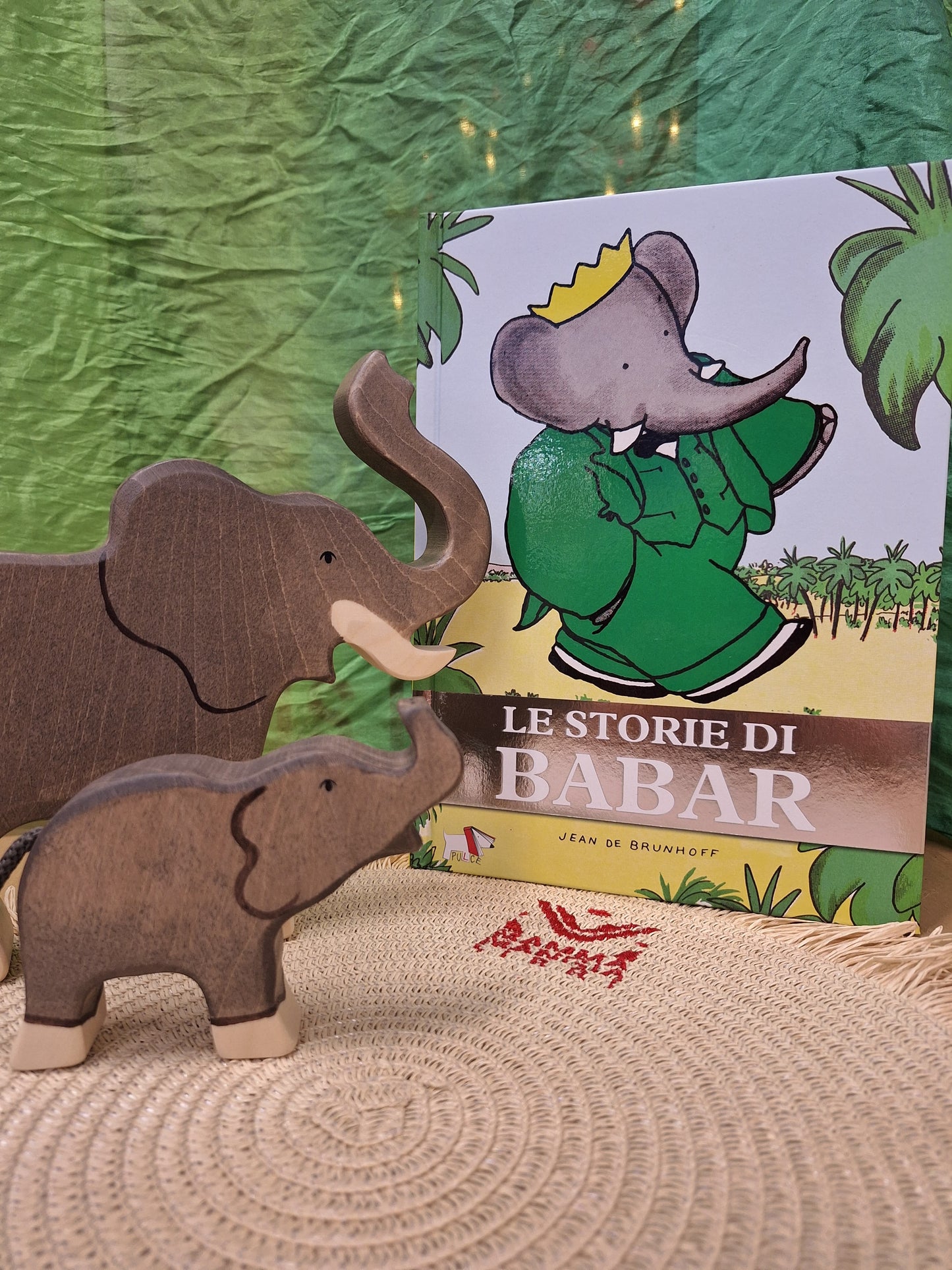 Kit Libro Babar + 2 personaggi  in Legno Holztiger