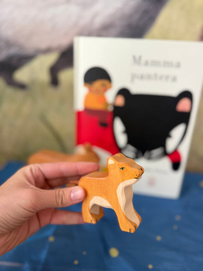 Kit libro Mamma Pantera di Malika Doray e 2 personaggi in legno Holztiger