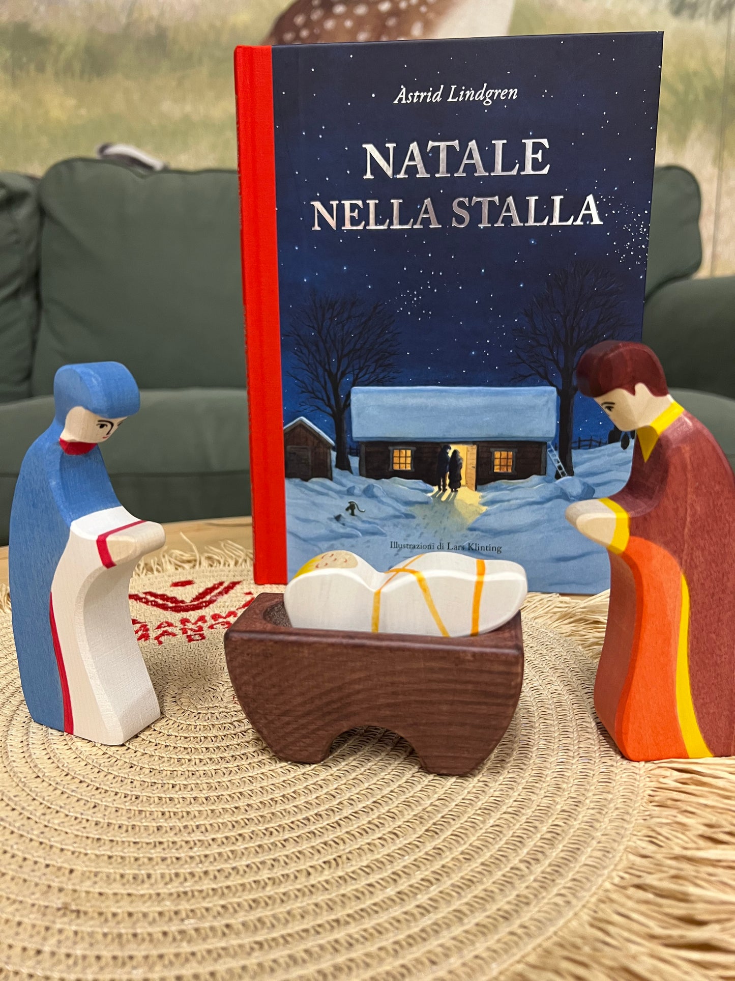 Libro Natale nella stalla + 3 personaggi in legno Holztiger