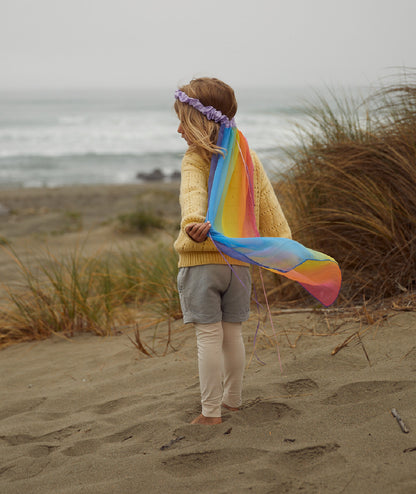 Ghirlanda con velo arcobaleno in seta