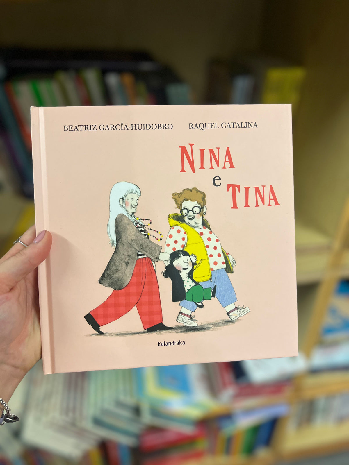 Nina e Tina,  Beatriz García-Huidobro &  Rossella Cassese