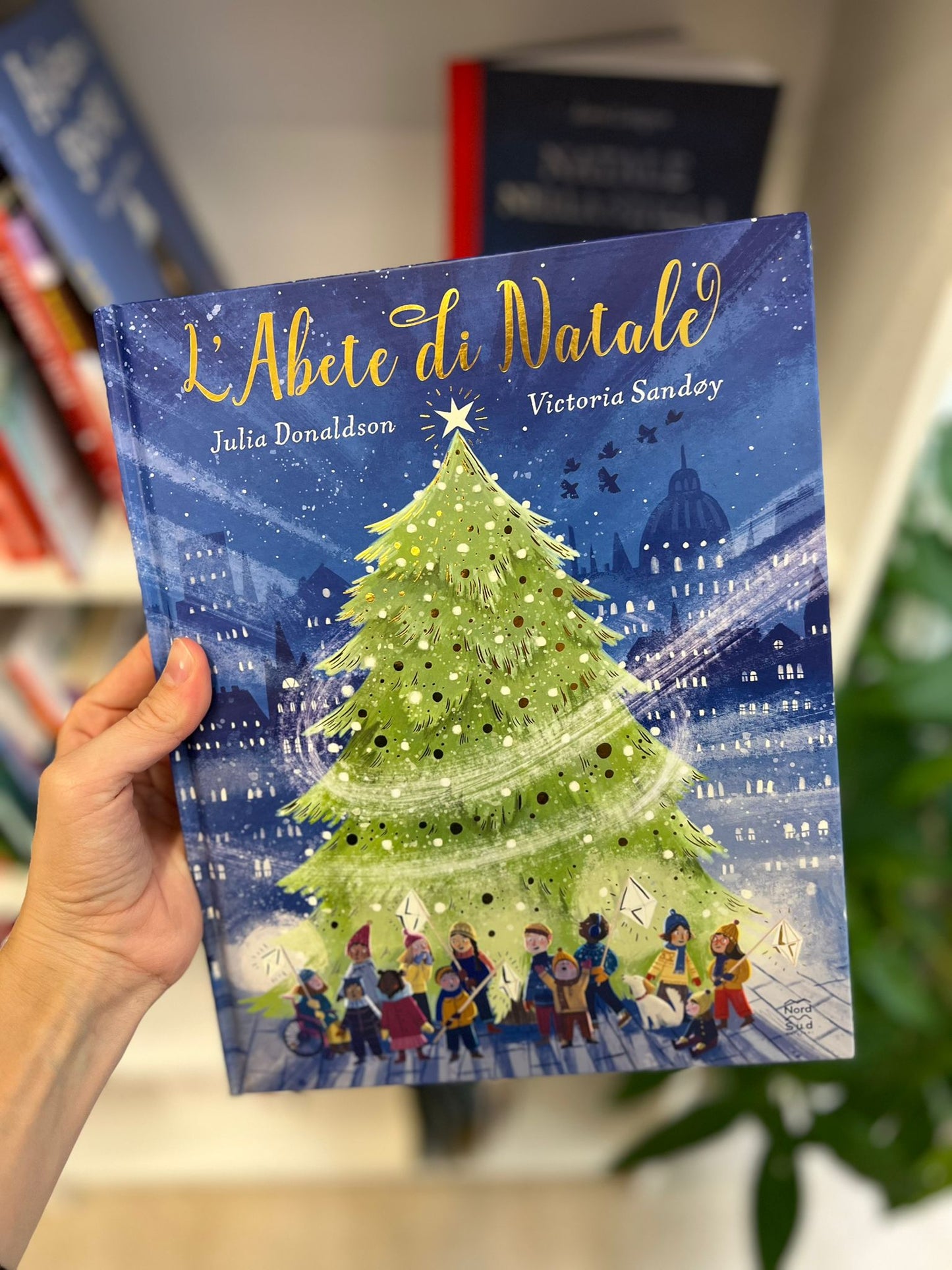 L'Abete di Natale, Julia Donaldson e Victoria Sandøy